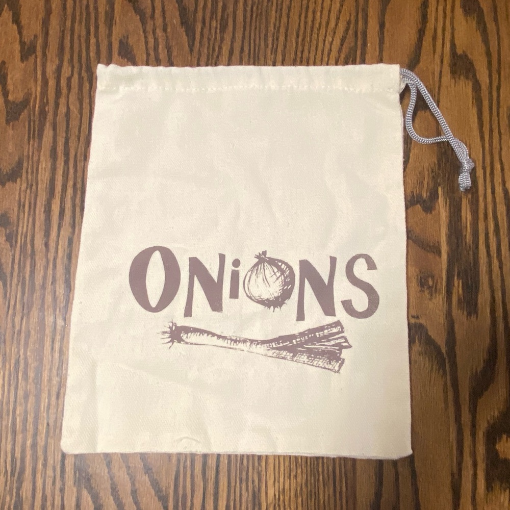 🦋NWOT Onion Bag